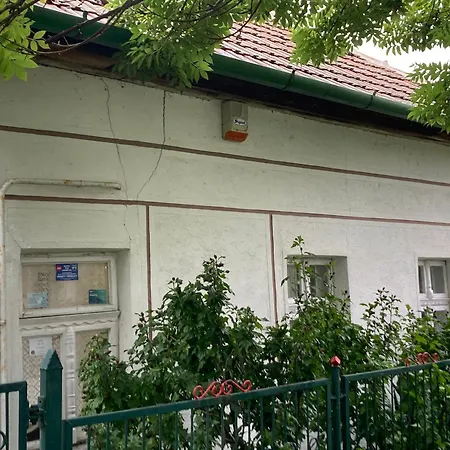 Anna Falusi Vendeghaz Appartement Sarud